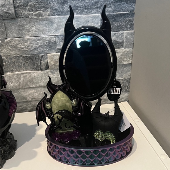 Disney Villains Maleficent Candle with Green and Black Castle Design - Picture 7 of 7